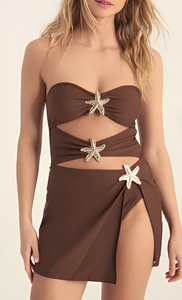 Maillot de bain asymétrique marron une pièce OEM avec découpes et accent étoile de mer métallique, effet amincissant, idéal pour les vacances à la plage - Product Image 2