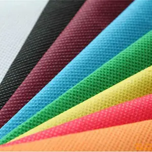Chine Tissu non-tissé filé en polypropylène de produit chaud, tissu non-tissé 100% en rouleaux Fabricants