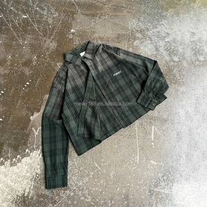 เสื้อเชิ้ตผ้าสักหลาดลายสก็อตวินเทจสั่งทำขายส่งสำหรับผู้ชาย ทรงโอเวอร์ไซส์ สีซีดจาง แขนยาว ทรงบ็อกซี่ ติดกระดุม - Product Image 2
