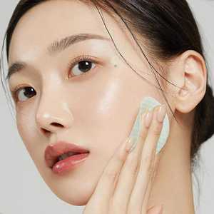 Almohadillas de Tónico Super Cica MEDICUBE, 70 unidades/350 g, Almohadillas de Tónico Blanqueadoras para el Cuidado de la Piel con Ácido Hialurónico y Colágeno para el Cuidado Diario del Rostro - Product Image 2