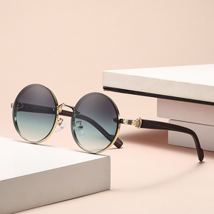 2025 Dropshipping nuova moda Cool Design uomini circolari occhiali da sole da esterno UV400 donne occhiali da sole oro/bianco PC metallo cerniera - Product Image 5