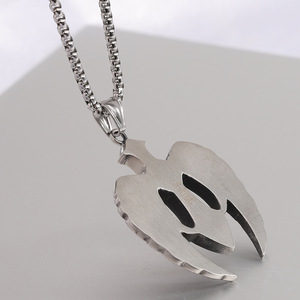 Pendentif ailes d'ange sombres en acier inoxydable, collier à thème incrusté de zircon rouge, bijoux cadeau - Product Image 3