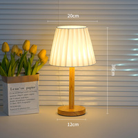 Lampe de bureau USB en bois massif de style européen avec télécommande, veilleuse LED compacte, éclairage d'ambiance pour chambre à coucher et dortoir