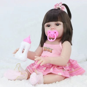 Juego <span class=keywords><strong>de</strong></span> moda <span class=keywords><strong>de</strong></span> 21 pulgadas, juguetes impermeables, regalos, pelo corto realista, conjunto <span class=keywords><strong>de</strong></span> niña regordeta, bebé <span class=keywords><strong>de</strong></span> silicona <span class=keywords><strong>de</strong></span> goma Real - Product Image 3