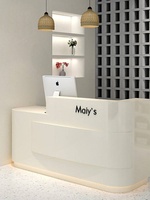 Bureau de réception compact et moderne en MDF durable pour les magasins de vêtements, les salons de coiffure, les instituts de beauté, les hôtels et les espaces commerciaux