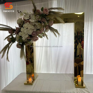 Soporte de espejo dorado cuadrado de arco de boda de acero inoxidable de fábrica suave para eventos de cumpleaños y telón de fondo de fiesta - Product Image 1