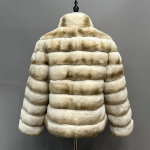 Giacca <span class=keywords><strong>in</strong></span> Vera <span class=keywords><strong>Pelliccia</strong></span> di Coniglio Rex per Donna, Vendita all'Ingrosso, Lussuosa, a Righe Orizzontali, Spessa e Calda per l'Inverno - Product Image 3