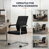 Chaise de bureau moderne cantilever avec cadre chromé et assise en maille respirante, base fixe type traîneau, idéale pour conférences, formation, bureau à domicile et visiteurs.
