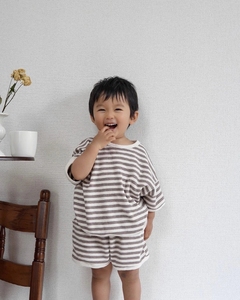 Conjunto de Dos Piezas de Ropa de Verano para Bebé Unisex, Camiseta Holgada con Rayas de Waffle y Pantalones Cortos - Product Image 4