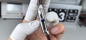 Reloj Clásico de Lujo con Esfera Borgoña, Estilo Cuadrado con Tapa Abatible, Unisex, Mecánico Automático, Luminoso, para Ocasiones de Alto Nivel - Product Image 4