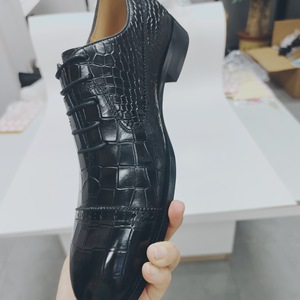 Chaussures habillées à lacets en cuir véritable à bout rond, imprimé crocodile, respirantes, pour le bureau et toutes les saisons - Product Image 1