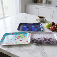 Assiette rectangulaire contemporaine en mélamine écologique à motif végétal, avec design gravé, idéale pour les mariages
