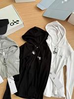 Ensemble deux pièces AL : Veste zippée à capuche et jupe plissée, haut à manches longues amincissant à imprimé lettres, style décontracté, longueur au-dessus du genou, idéal pour l'été et les sorties en club