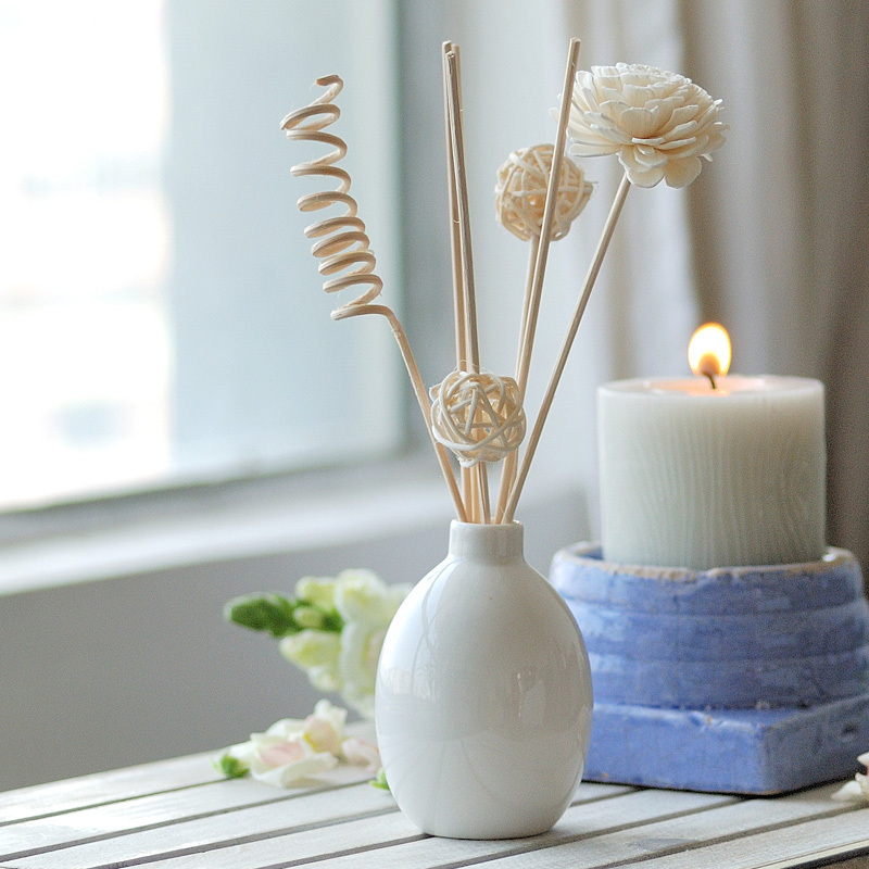 wholesale home fragrance reed diffuser with rattan stick and sola flower