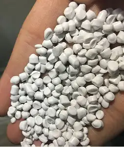 Bianco granuli di pvc prezzo di pvc riciclato granuli di plastica flessibile in pvc granuli cavo