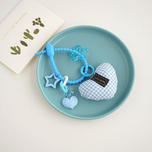 Lindo llavero de peluche suave con forma de corazón para mosquetón, colgante para llavero, decoración de bolso, accesorio rosa, regalo de nicho - Product Image 4