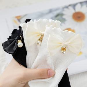 Calcetines con lazo de perlas estilo Lolita, calcetines blancos y negros hasta media pantorrilla para niñas, transpirables y que absorben el sudor - Product Image 2