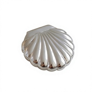 Boîte de rangement hebdomadaire pour pilules en métal brillant en forme de coquillage, sans BPA, hermétique, avec couvercle, pour l'organisation des pilules - Product Image 2