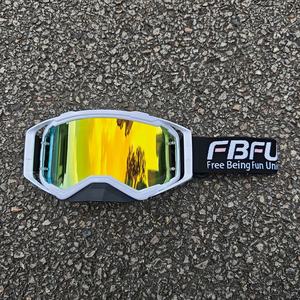 Lunettes de moto transparentes anti-vent et anti-poussière avec logo personnalisé, anti-buée, UV400, motocross MX, réglables, légères, pour le cyclisme et les sports - Product Image 3