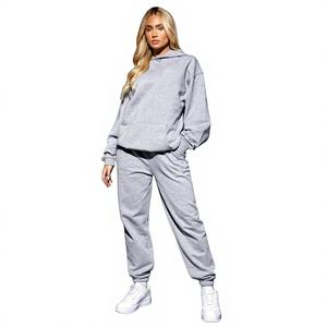 ชุดวอร์มผู้หญิงปักโลโก้แบรนด์ตามสั่ง ผ้าฟลีซแบบมีฮู้ด 65% คอตตอน 35% โพลีเอสเตอร์ ทรงโอเวอร์ไซส์ สวมใส่สบาย สีเทาเฮเธอร์ - Product Image 1