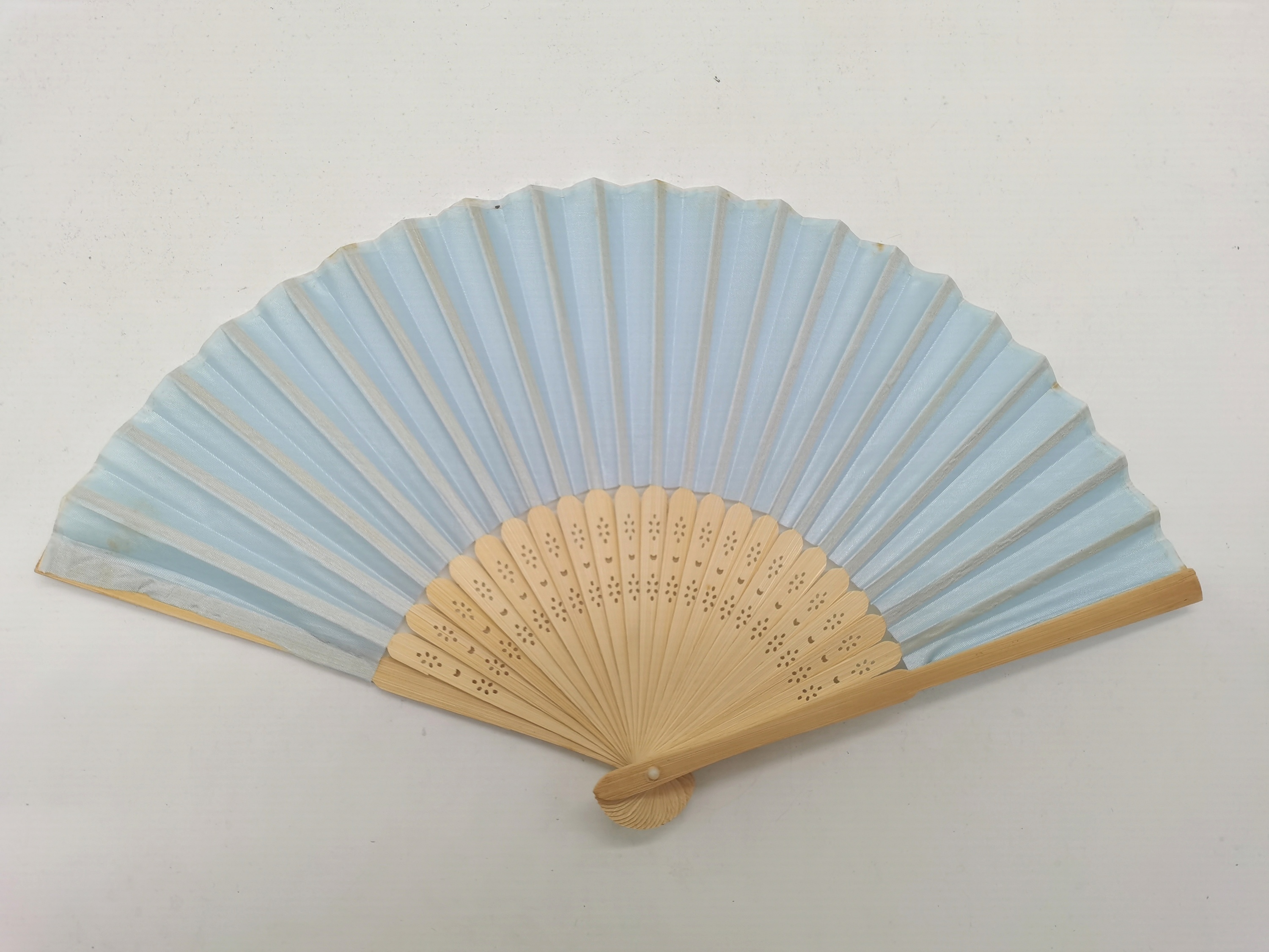 E6-light blue