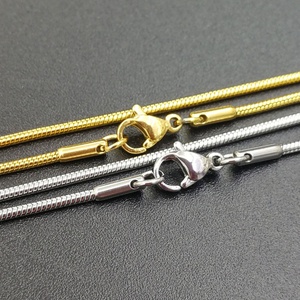 Cadena de Serpiente Redonda de Acero Inoxidable Pulido, Chapada en Oro - Product Image 3