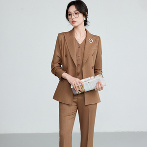 Costume formel pour femmes de haute qualité et luxueux, deux pièces, <span class=keywords><strong>blazer</strong></span> à manches longues avec décoration boutonnée, professionnel et durable - Product Image 6