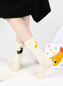 Nouvelles chaussettes mi-mollet pour femmes au design original, printemps, été, hiver, taille unique, couleur unie, antidérapantes, décontractées - Product Image 6