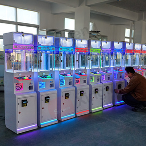 Máquina de garras comercial Mega Mini operada con monedas para centros comerciales y salas de juegos - Product Image 2