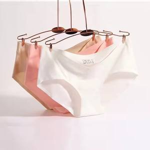 <span class=keywords><strong>Culotte</strong></span> de maternité sans couture sous-vêtements <span class=keywords><strong>taille</strong></span> basse en forme de V slips de <span class=keywords><strong>grossesse</strong></span> femmes enceintes Lingeries <span class=keywords><strong>grande</strong></span> <span class=keywords><strong>taille</strong></span> - Product Image 2