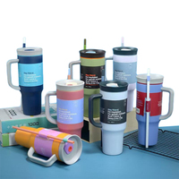 Botol Minum Tumbler Stainless Steel Kapasitas 40oz dengan Pegangan, Model Klasik untuk Aktivitas Luar Ruangan, Laris Manis