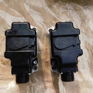 Mcv116 Mcv116a Serie Mcv Mcv116a3501 Mcv116a3102 Control Hidráulico Piloto Mcv116g4204 Mcv116g4201 Nuevo Original Industrial - Product Image 1