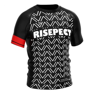 ชุดรัดรูปแห้งเร็วรุ่นใหม่ล่าสุดสำหรับผู้ชาย ชุดว่ายน้ำสำหรับกีฬาต่อสู้ ชุดรัดกล้ามเนื้อ MMA เสื้อยืดแรชการ์ด - Product Image 3