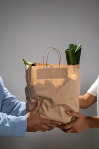 Sac d'emballage pour bijoux en papier kraft de haute qualité avec logo personnalisé pour les achats et l'utilisation en supermarché - Product Image 6