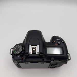 กล้อง <span class=keywords><strong>Nikon</strong></span> D7500 DSLR มือสองของแท้ ขายส่ง ความละเอียด 20.9MP ถ่ายวิดีโอ 4K UHD 8fps SnapBridge Bluetooth คุณภาพพรีเมียม สำหรับขายต่อ - Product Image 4