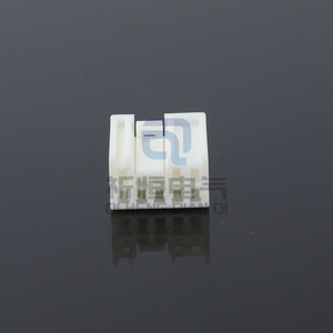 Conector Automotriz 936233-1, Enchufe de Plástico Blanco para Arnés de Cableado de Automóvil - Product Image 4