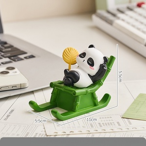 Soporte para Teléfono con Diseño de Panda Adorable, Resina Pintada a Mano, Estilo Chino Jianghu, Balsa de Bambú, Panda Pescador, Soporte de Escritorio para Teléfono Móvil, Oficina - Product Image 5