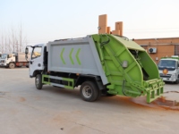 Camion compacteur de déchets diesel manuel Dongfeng Furika F6 4x2, pompe haute efficacité, compacteur de déchets pour le nettoyage des rues urbaines