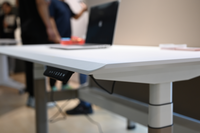 Plateau de table en bois blanc MDF moderne personnalisé anti-rayures pour bureau ergonomique, bureau de jeu et d'écriture à hauteur réglable électriquement