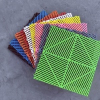 Dalles de sol emboîtables pour garage, grille de sol pour lavage de voitures haut de gamme, 400x400x18mm, en PP, tapis de sol modulaire pour décoration de salle d'exposition automobile