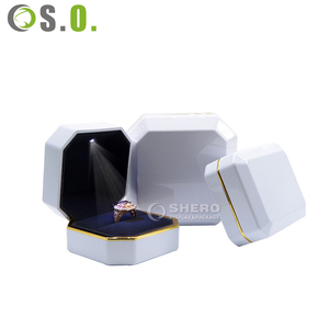 Vente en gros de boîtes à bijoux Shero de luxe en PU boîte à bijoux personnalisée à DEL boîte d'emballage pour bracelet collier boucle d'oreille et bague - Product Image 5