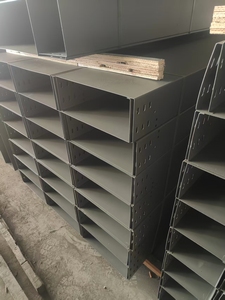 Goulotte de câblage en acier inoxydable, approvisionnement direct usine, ignifuge, galvanisée à chaud et cheminée de câblage en aluminium 100x200. - Product Image 2