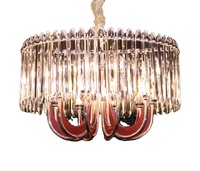 Lustre en cuir et fer avec finition dorée moderne et luxueuse, cristal, taille personnalisable, éclairage à économie d'énergie, garantie de 2 ans, salon