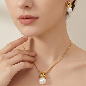 Ensemble de boucles d'oreilles et collier avec pendentif en forme de <span class=keywords><strong>petit</strong></span> lapin en acier inoxydable imperméable et orné de perles pour femmes - Product Image 2