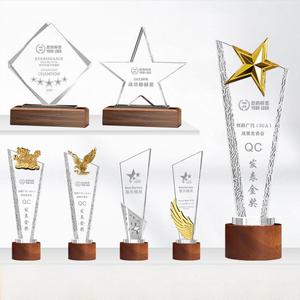 جائزة كريستال زجاجية منقوشة بالليزر من HBL مع قاعدة لهدايا الذكرى السنوية للشركات - Product Image 4