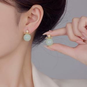 Boucles d'oreilles en zircon vert cristal pour femmes avec diamant, style chinois simple et luxueux, tendance et populaire sur Internet - Product Image 2