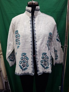 Chaqueta Tradicional con Estampado Floral Hecho a Mano, Estilo Bohemio Étnico, Chaqueta Abierta para Usar en Capas, Ideal para Ocasiones Casuales, Festivas y Diarias - Product Image 5