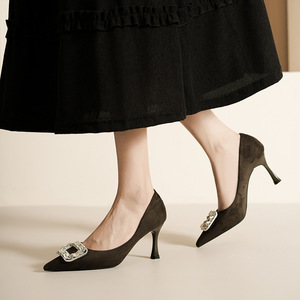 Zapatos de Mujer Formales 7666C-172, Tacones de Aguja con Punta Puntiaguda, Decoración de Pedrería, Tacón Alto, Gamuza Marrón - Product Image 3