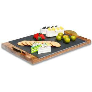 Plateau de service à steak en bois de haute qualité avec ardoise noire résistante aux hautes températures et poignée en métal - Product Image 5