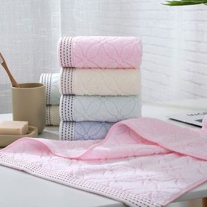 Serviette de bain 100% coton - Vente en gros pour hôtels, maisons et spas, 400 GSM, douce - Product Image 3